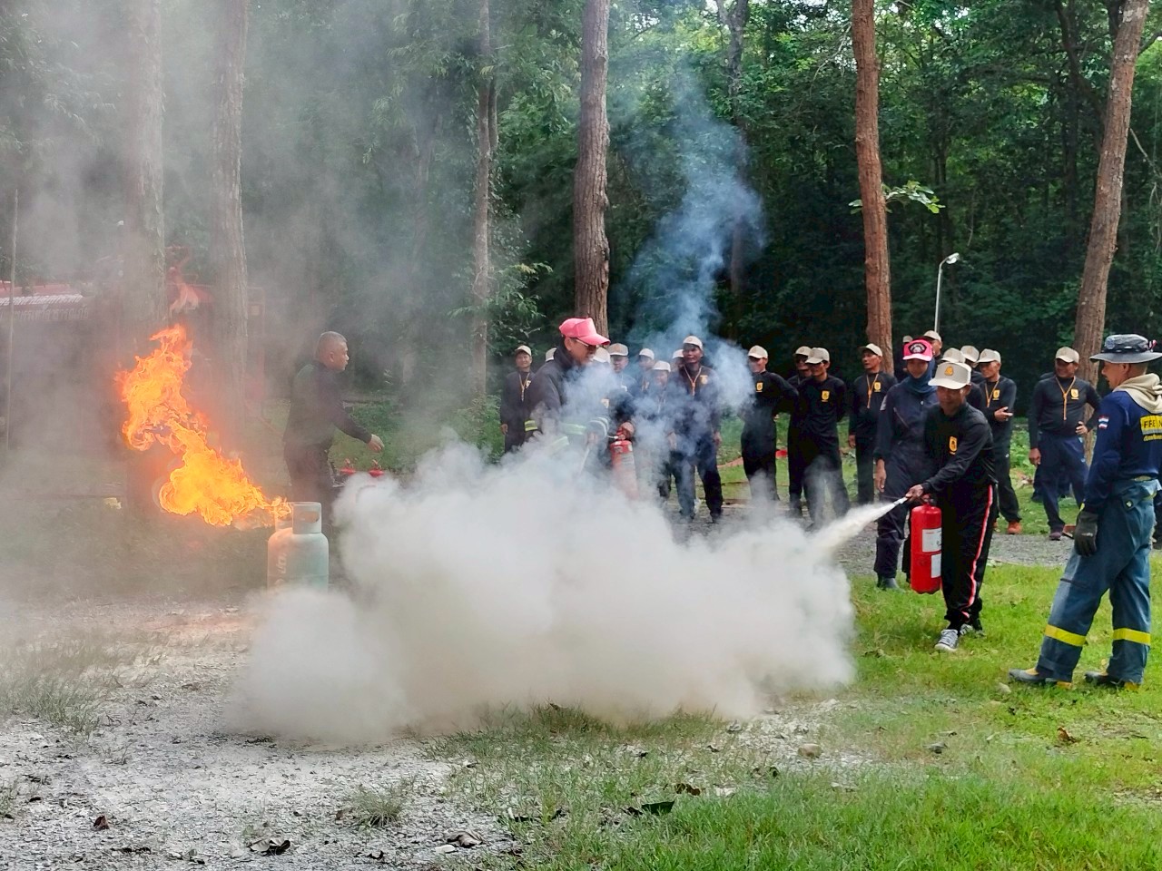 LINE_ALBUM_ทบทวน อปพร. 68_250813_440_397.jpg